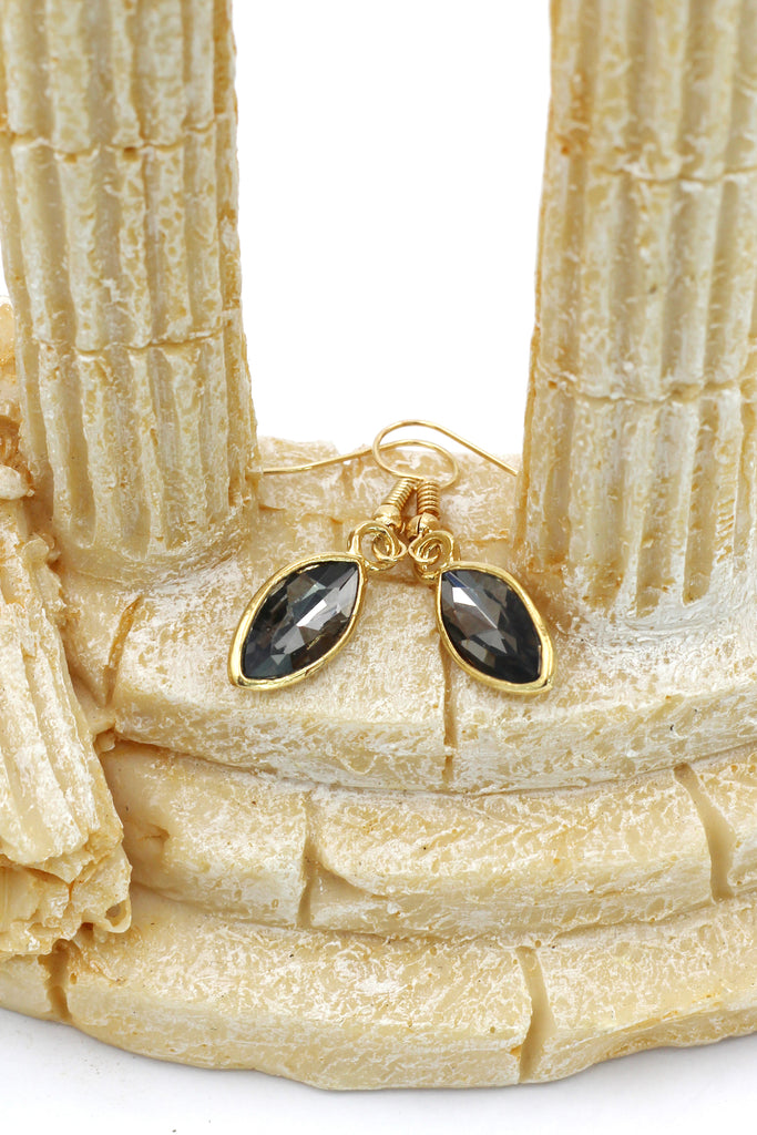 temperament compact crystal earrings