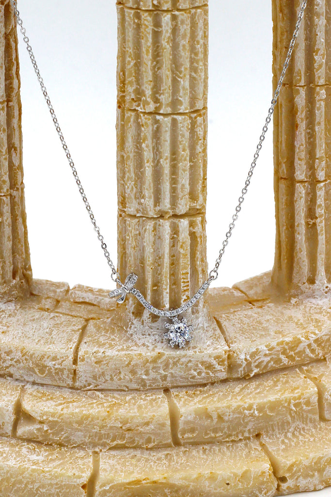 elegant crystal silver clavicle necklace