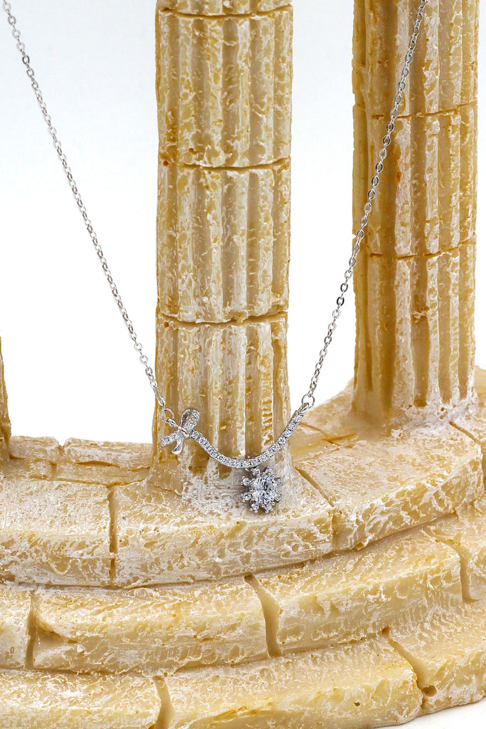 elegant crystal silver clavicle necklace