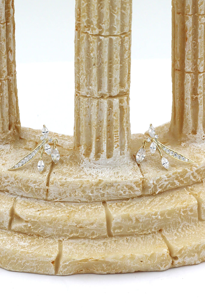 lovely little crystal dragonfly earrings