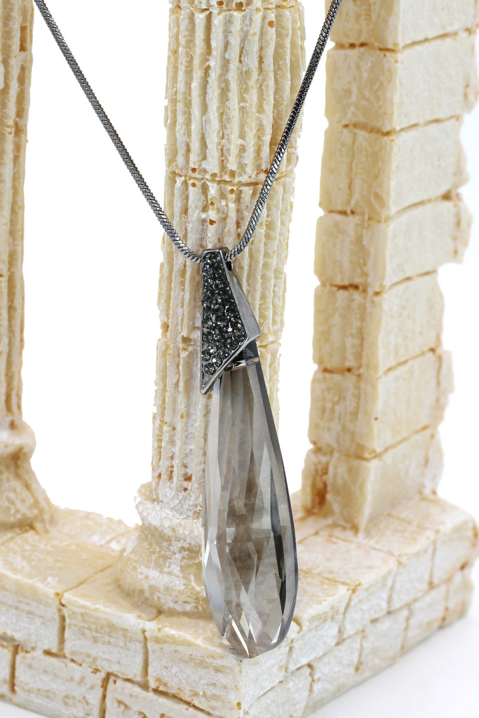 fashion big gray crystal necklace