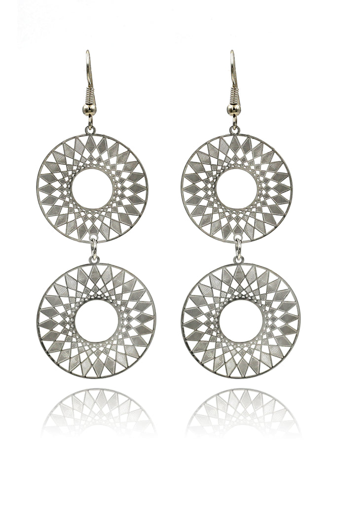 Temperament hollow metal earrings