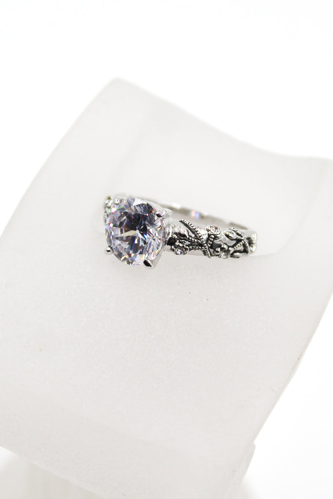 fashion silver four-claw crystal ring
