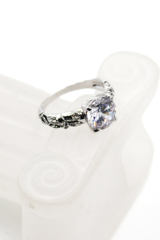fashion silver four-claw crystal ring