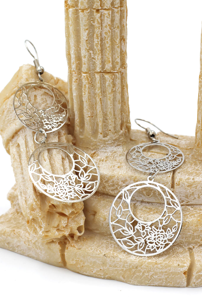 Vintage cutout earrings