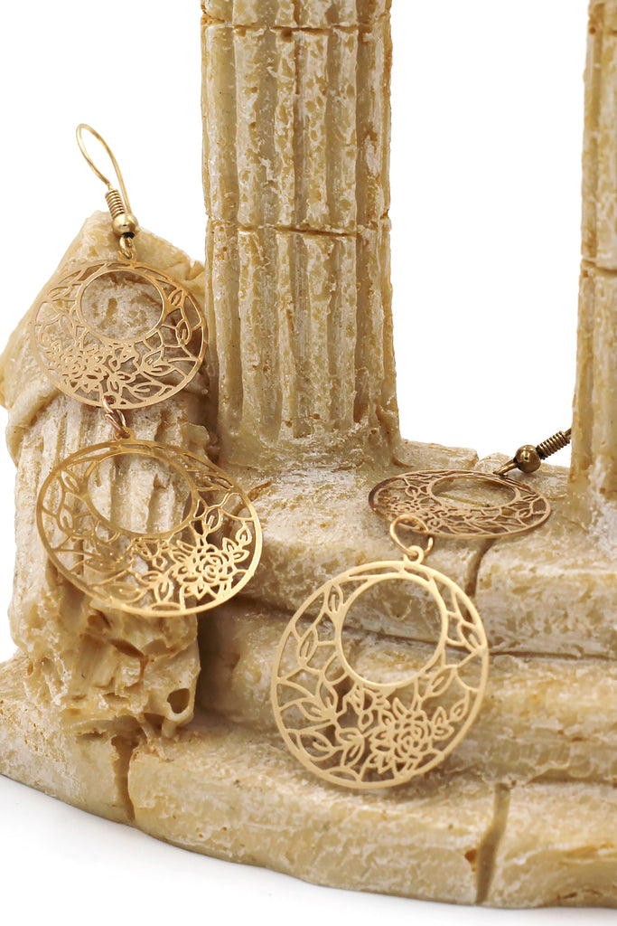 Vintage cutout earrings