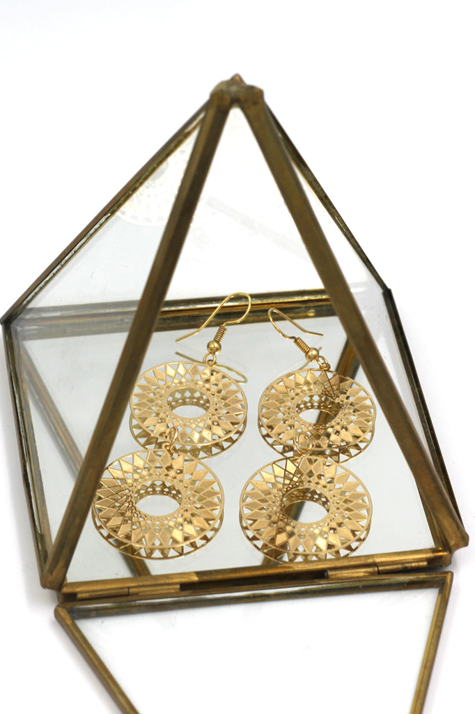 Temperament hollow metal earrings