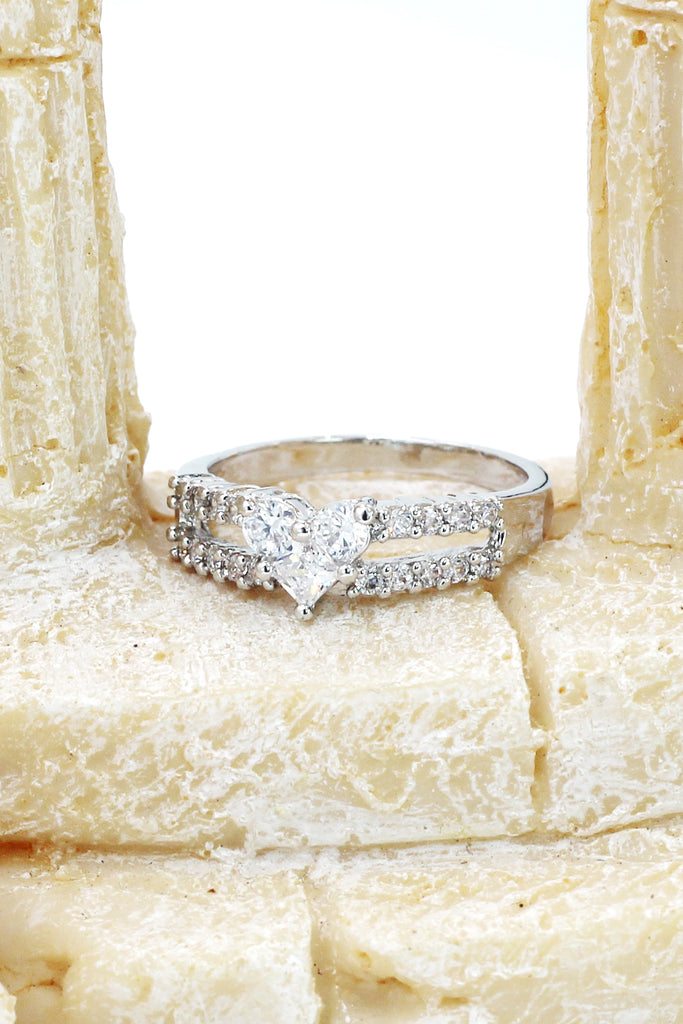lovely crystal heart silver ring