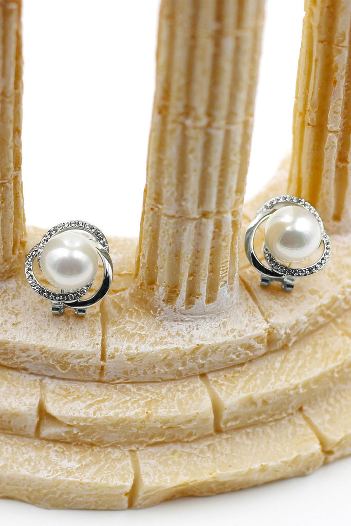 Noble Round pearl Earrings