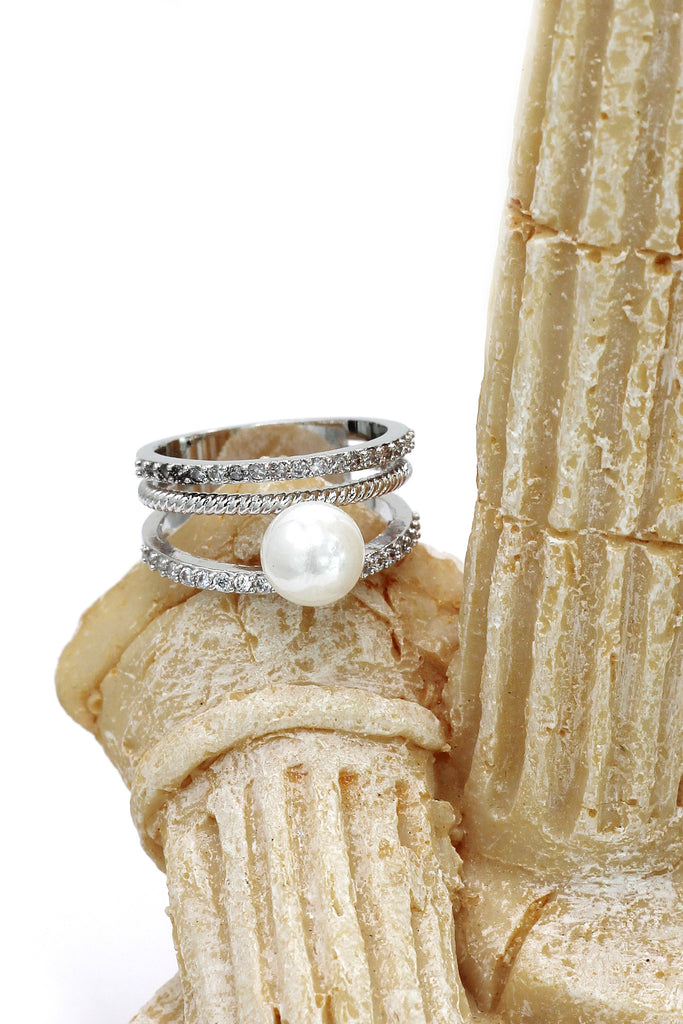fashion loop small crystal and peal silver ring
