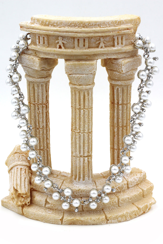 Fashion Pearls necklace