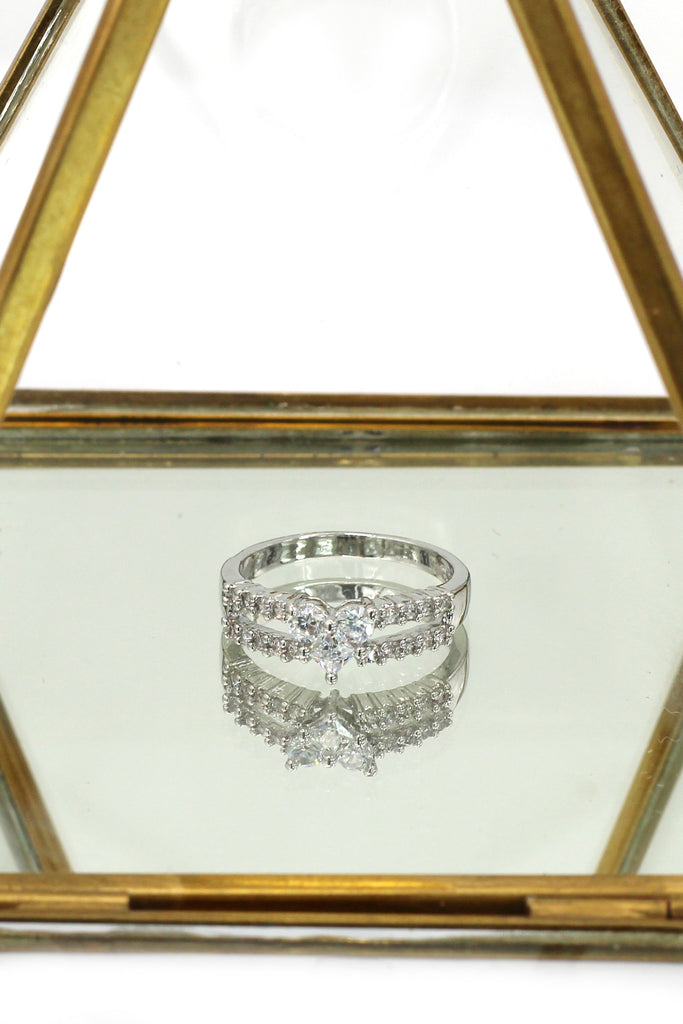lovely crystal heart silver ring