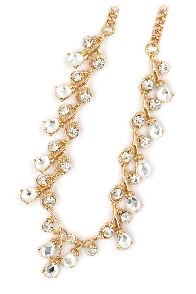 Elegant crystal necklace