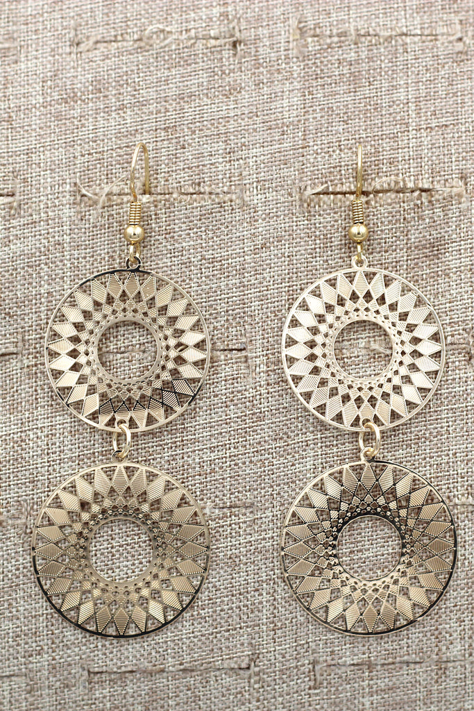 Temperament hollow metal earrings