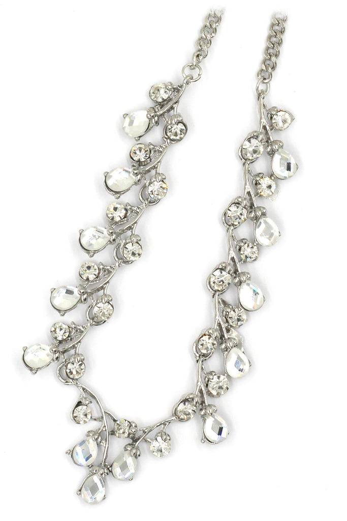 Elegant crystal necklace