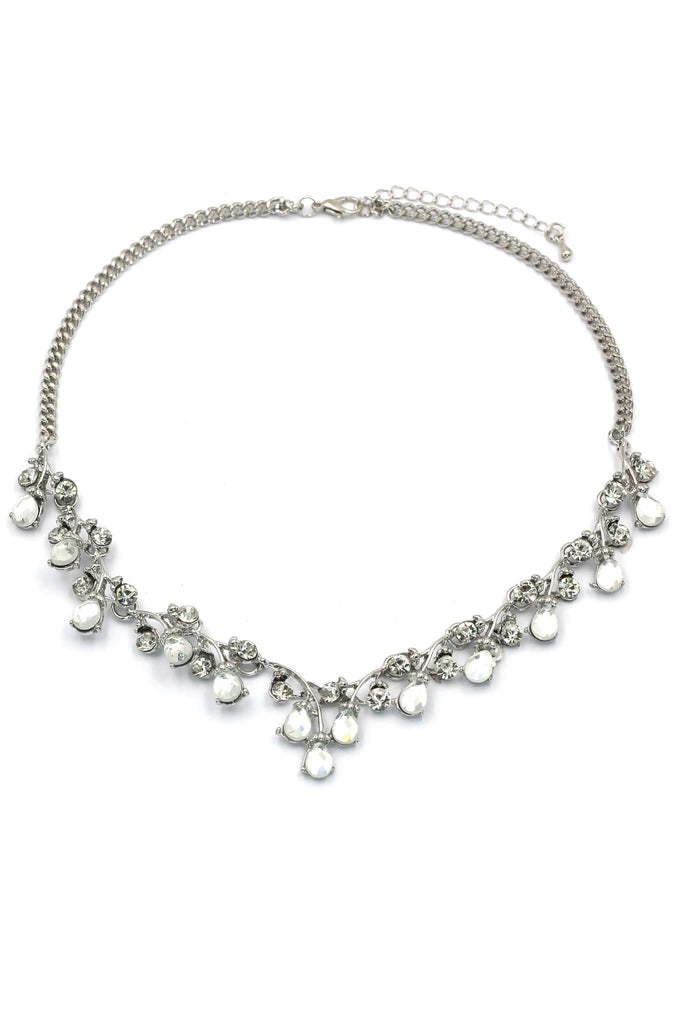 Elegant crystal necklace