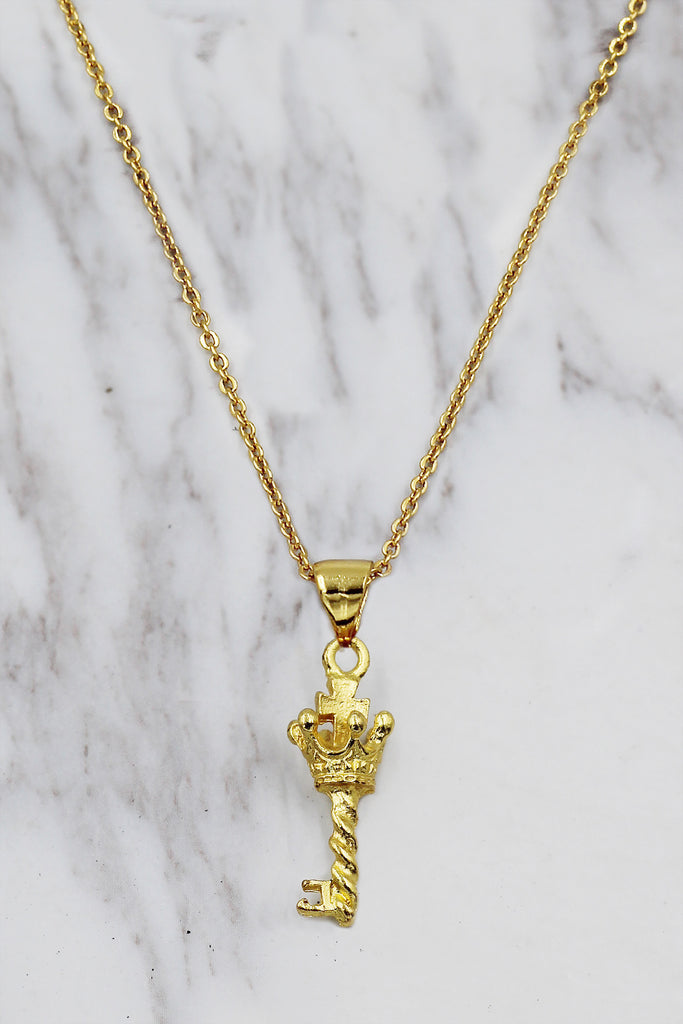 vintage crown key pendant necklace