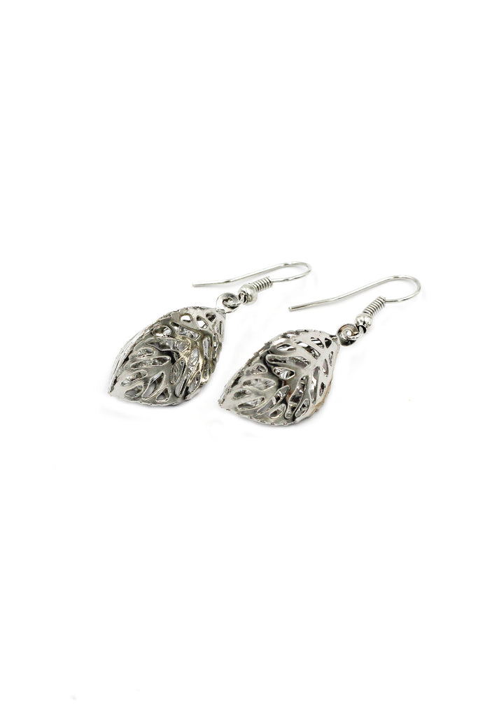 hollow crystal leaves earrings