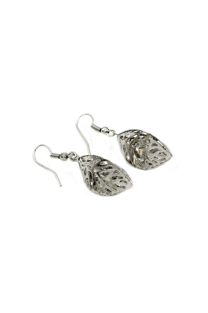 hollow crystal leaves earrings