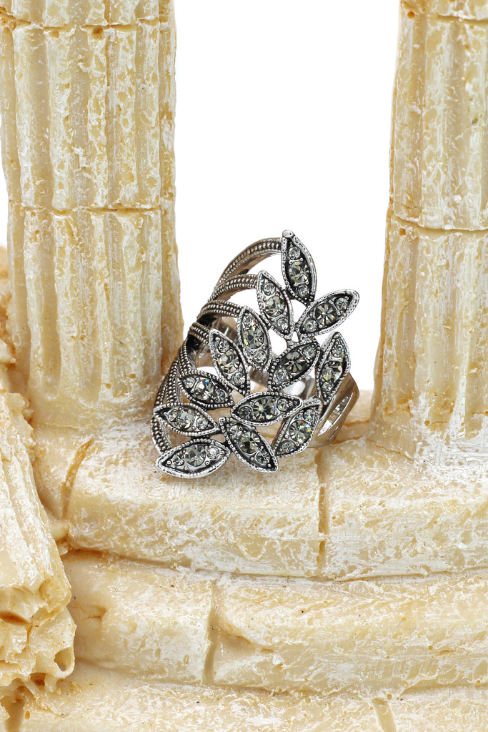 fashion asymmetrical gray-green crystal silver ring