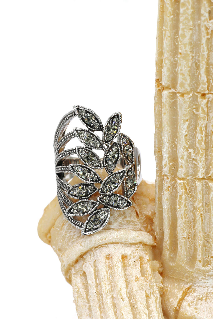 fashion asymmetrical gray-green crystal silver ring