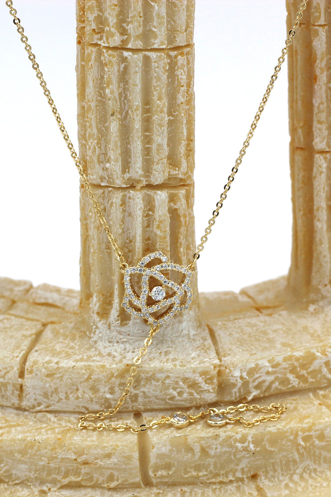 elegant golden rose necklace