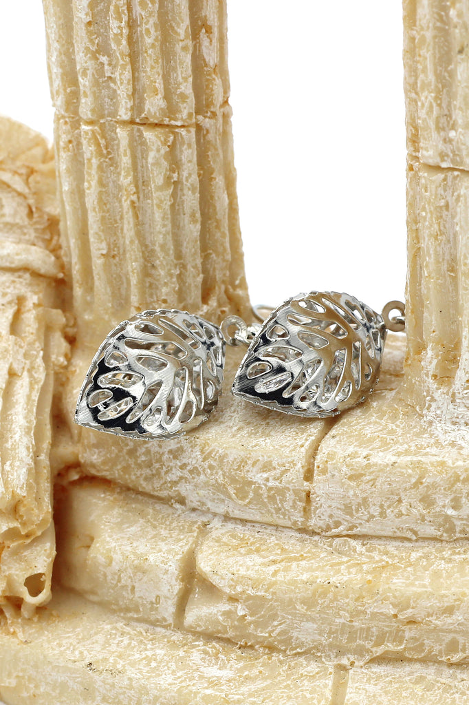hollow crystal leaves earrings
