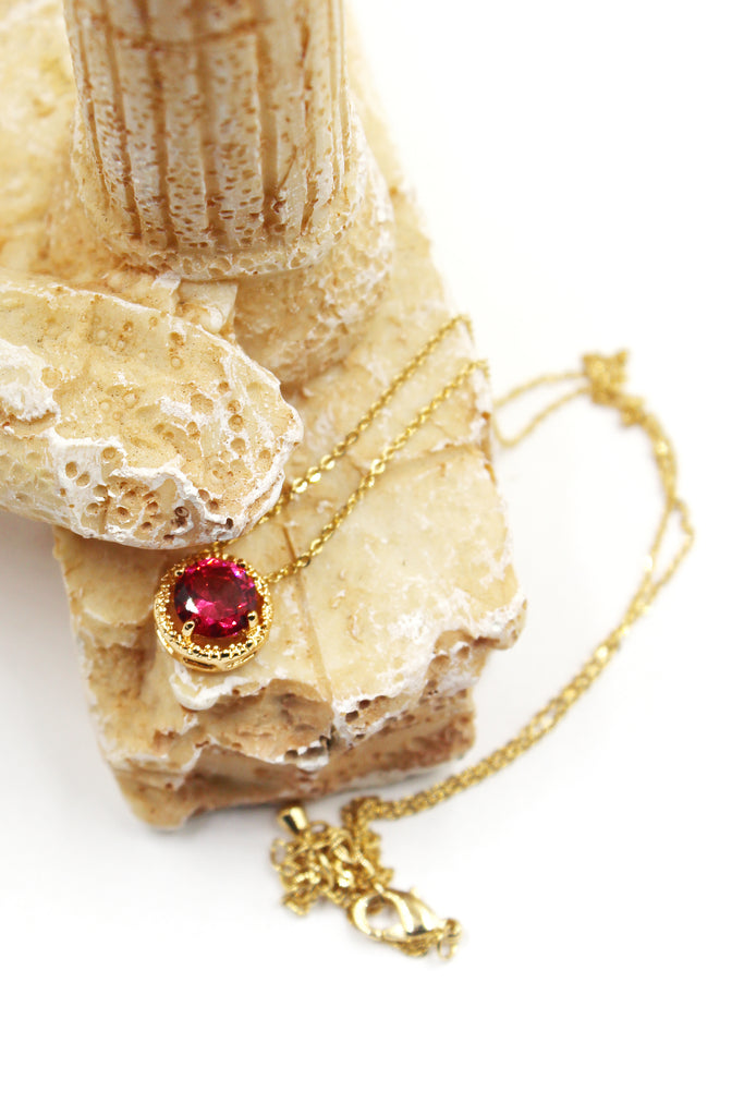 fashion gold four-claw crystal necklace
