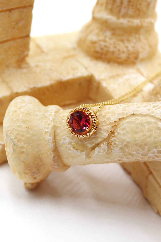 fashion gold four-claw crystal necklace