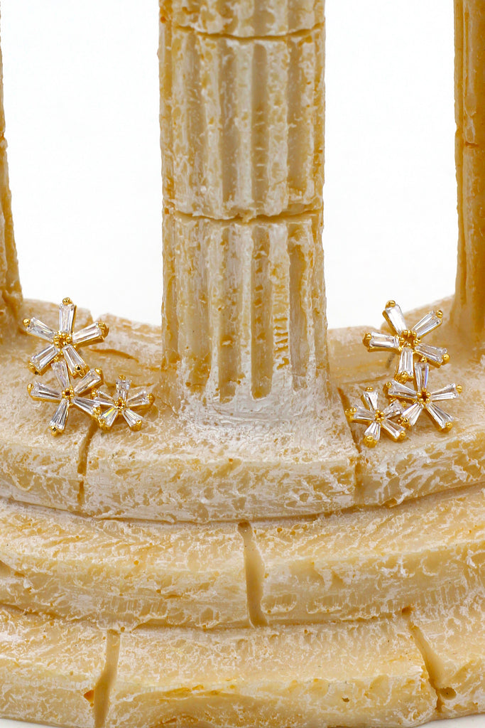 Simple flowers crystal earrings