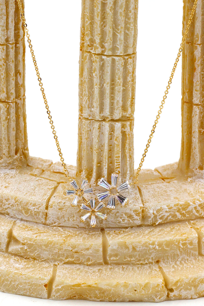 simple flowers crystal necklace