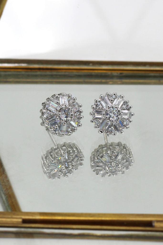 fashion small lady crystal silver earrings