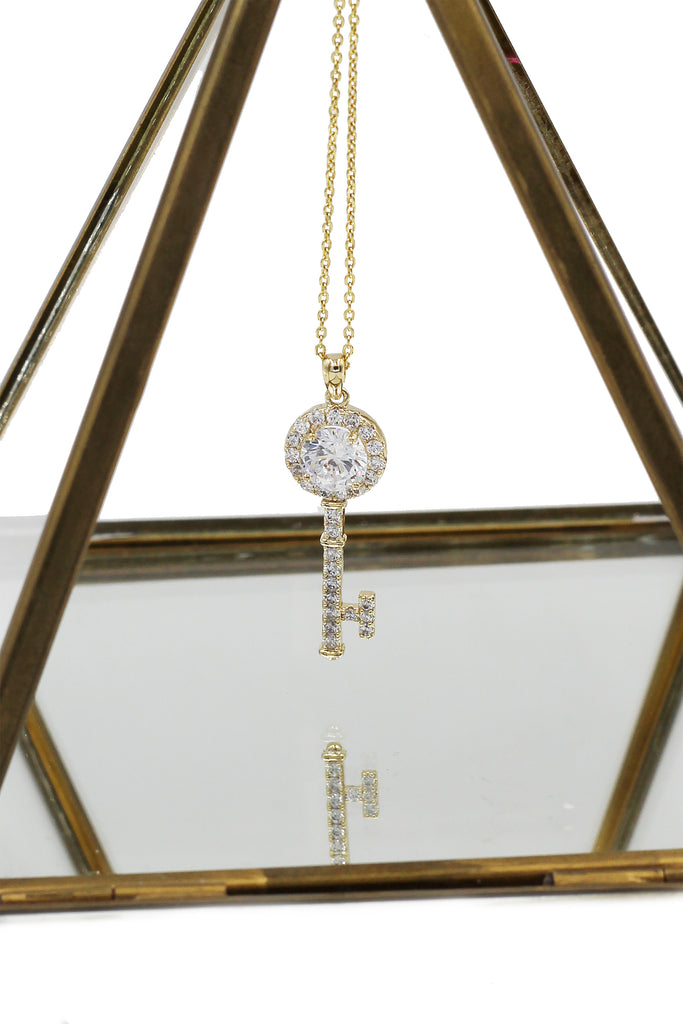 simple crystal key pendant necklace