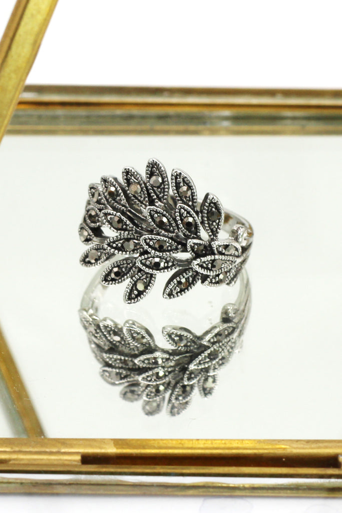 fashion jet hematite small crystal silver ring