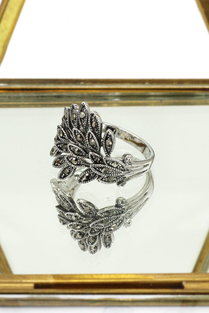 fashion jet hematite small crystal silver ring