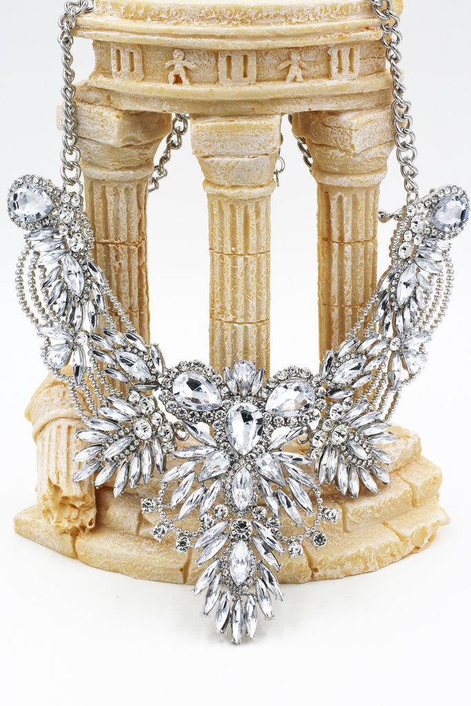 Noble granular crystal flower necklace