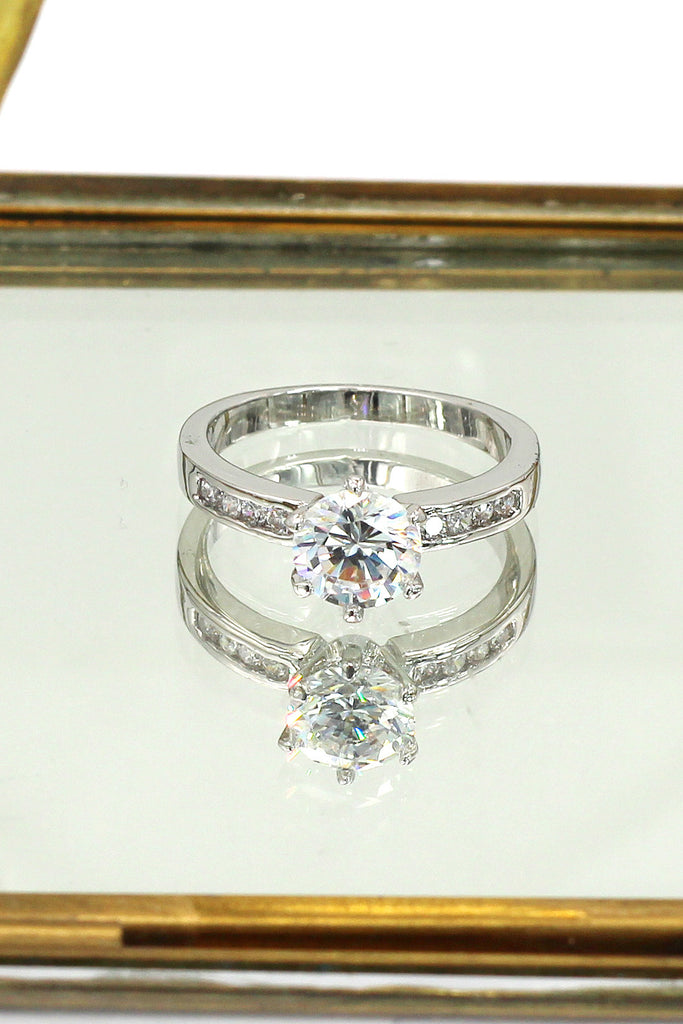 small inlay crystal six claw ring