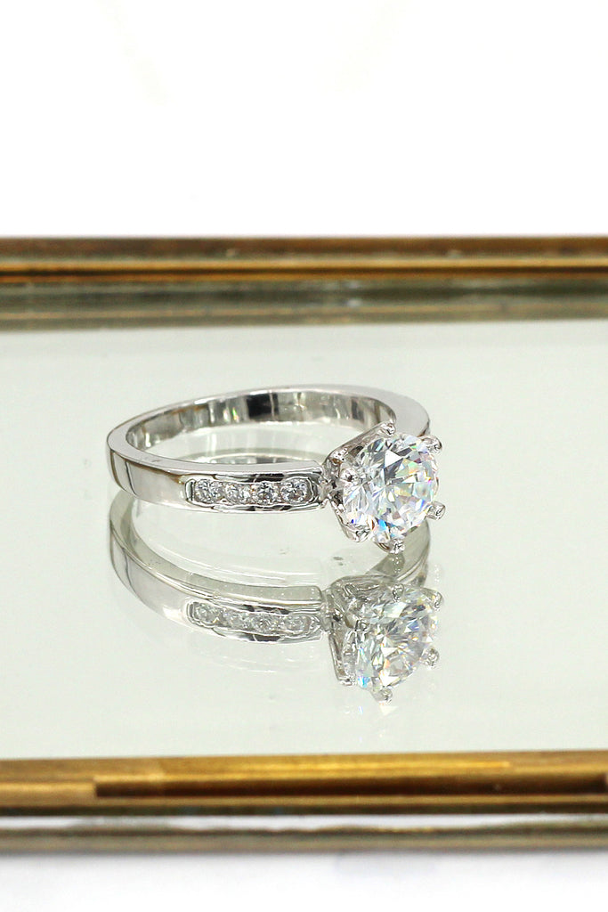 small inlay crystal six claw ring