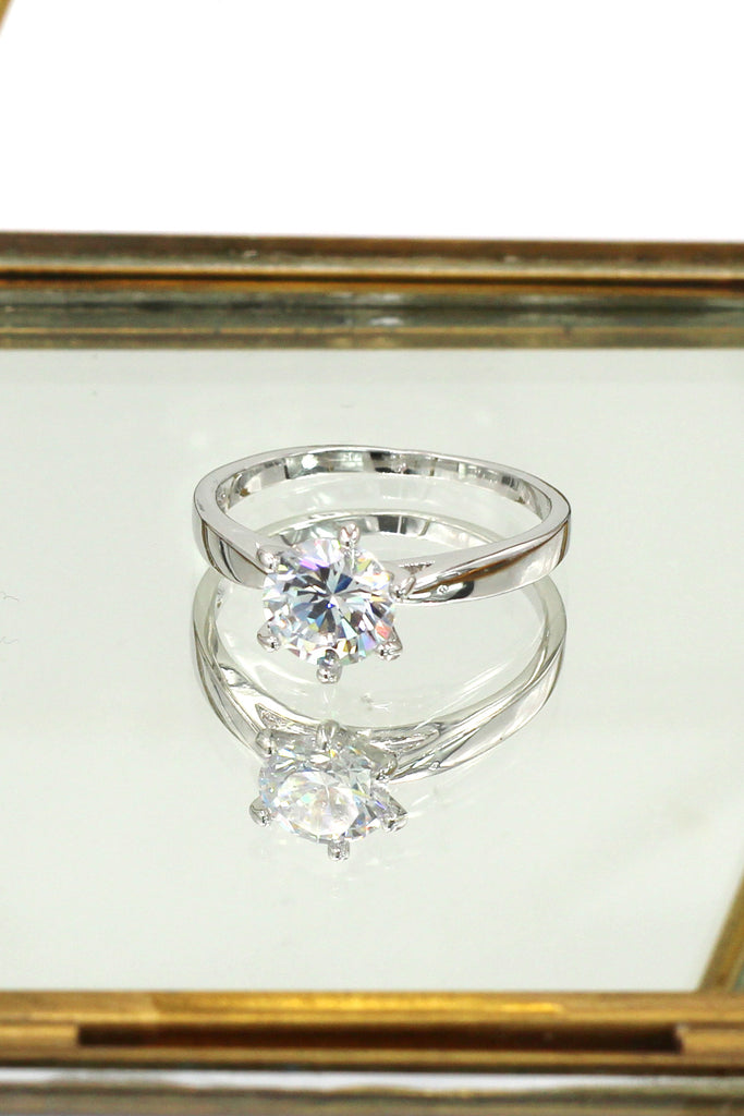 Simple six claw crystal ring