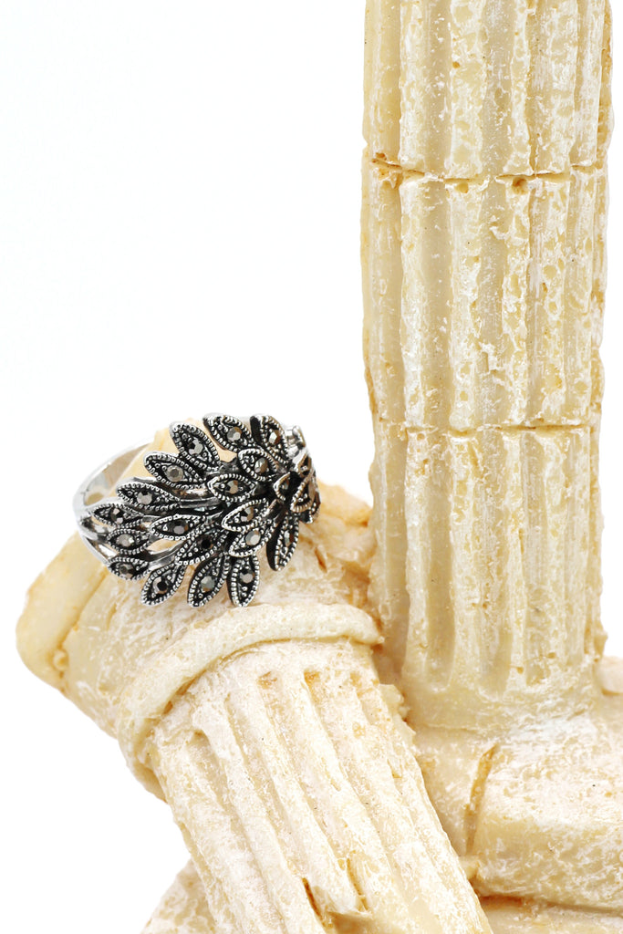 fashion jet hematite small crystal silver ring