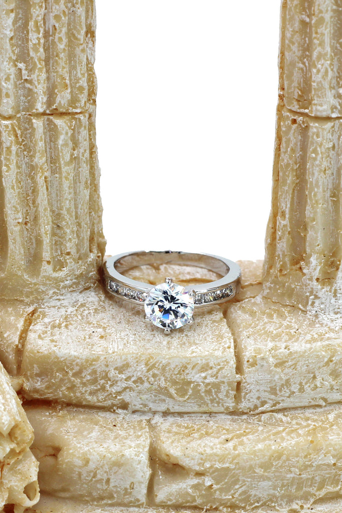 small inlay crystal six claw ring