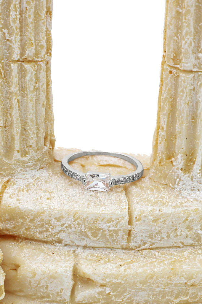 simple sidelong crystal ring