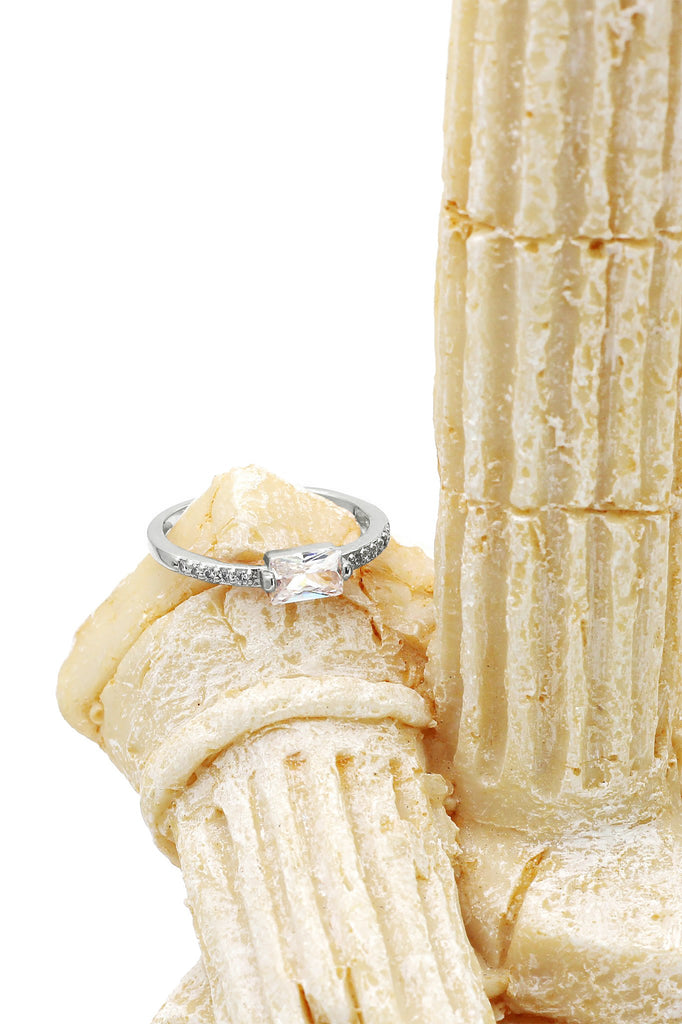 simple sidelong crystal ring