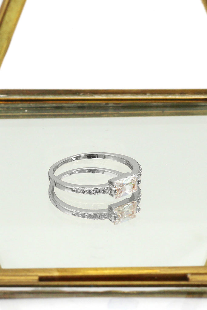 simple sidelong crystal ring