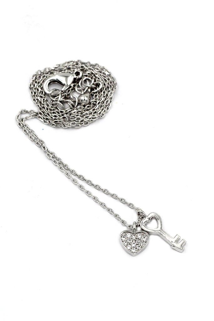 exquisite and simple love crystal necklace