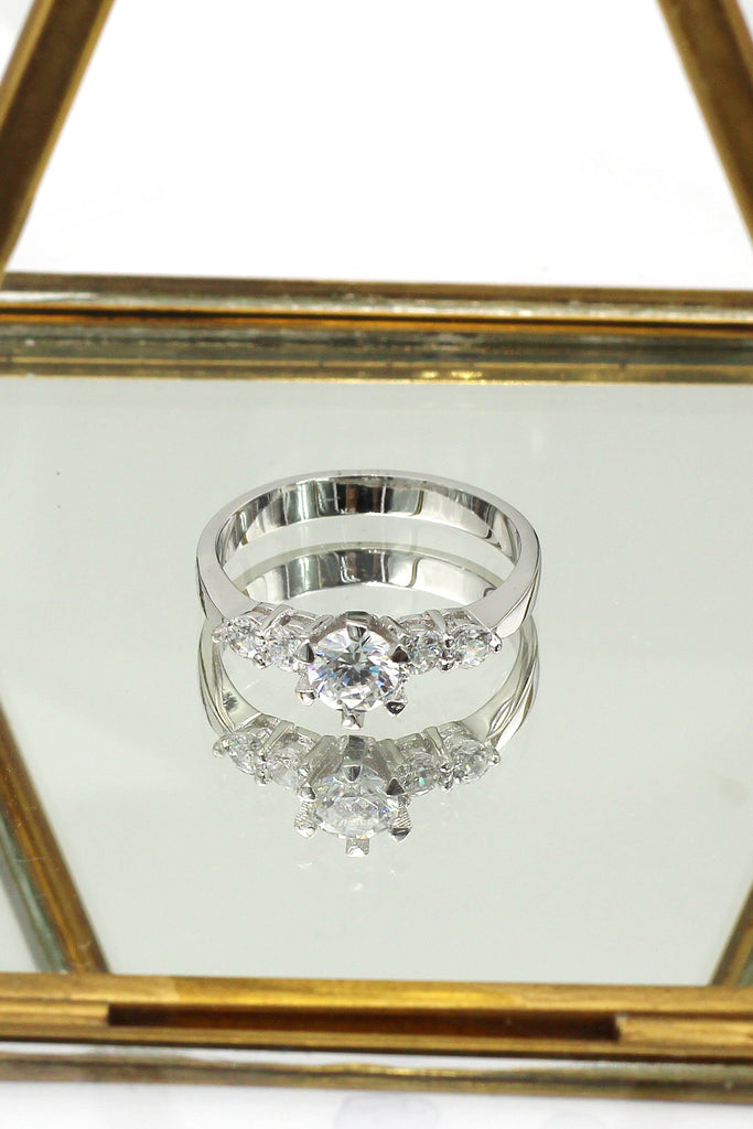 small claw accompanied crystal silver ring