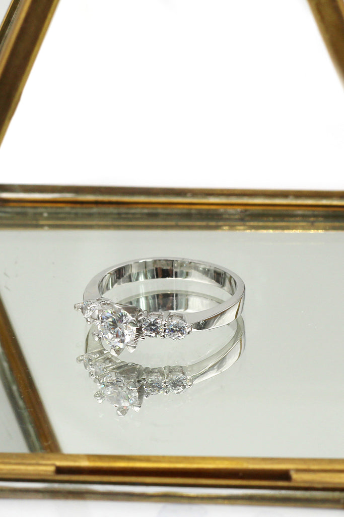 small claw accompanied crystal silver ring