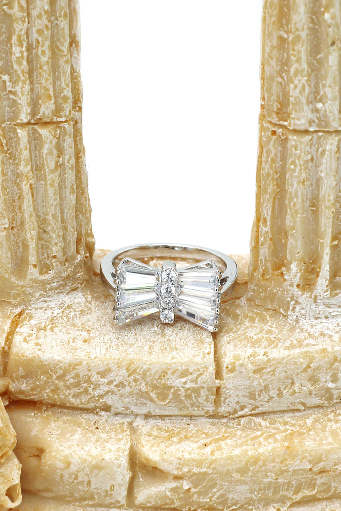 noble horizontal crystal ring