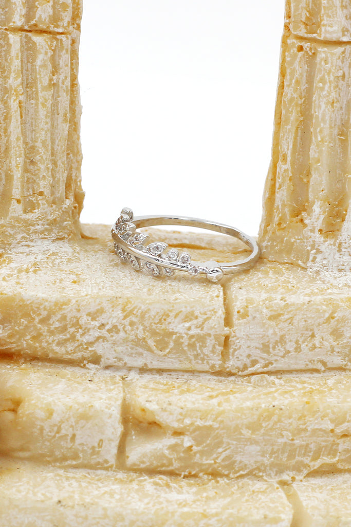 fashion delicate leaf crystal ring