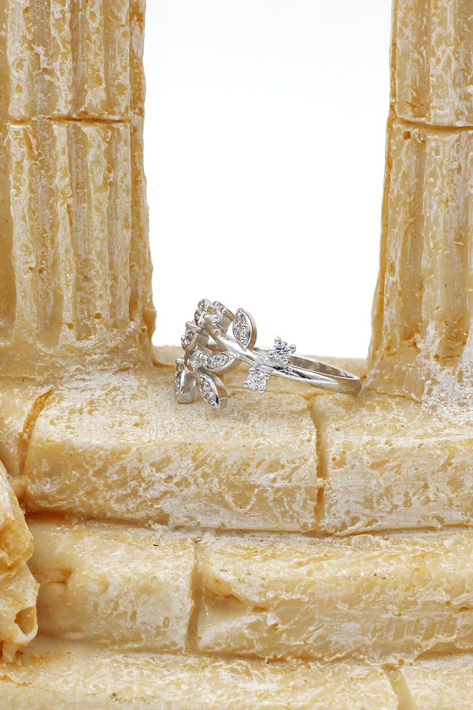 Delicate crystal ring flower earrings set